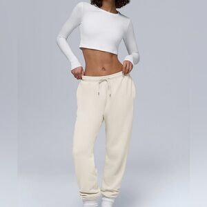 Alo Yoga Chill Sweatpants - Bone, Small